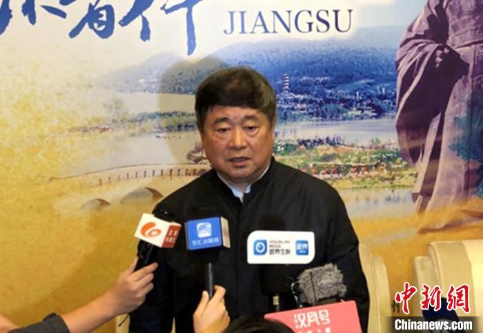 单霁翔接受媒体采访。　朱志庚 摄